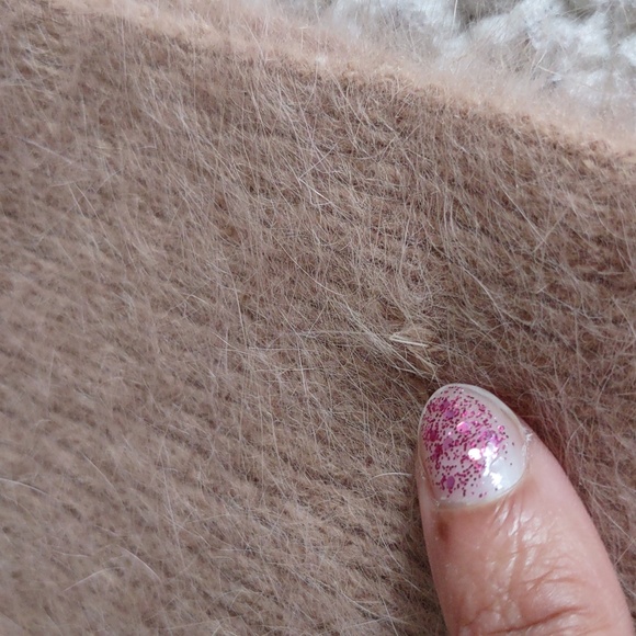 NWT C.C. Fashion Collection Angora Blend Ruffle Tan Scarf - Picture 8 of 8